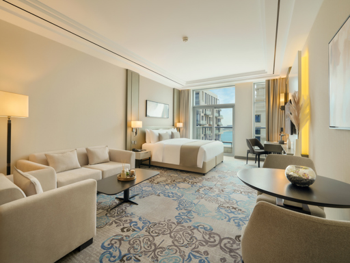 Deluxe Seaside View with Balcony Room